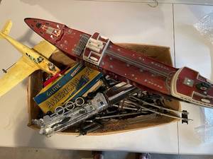 lot 866 image: Collection of Vintage Model Vehicles and Train Tracks - Texaco, American Flyer, etc.
