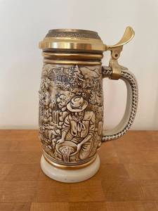 lot 342G image: Goldrush Stein 1987, Handcrafted in Brazil, Gold Accents