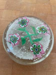 lot 208B image: Flower Glass Paperweight