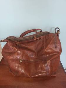 lot 409 image: Brown Leather Valentina Travel Bag with Interior Lining