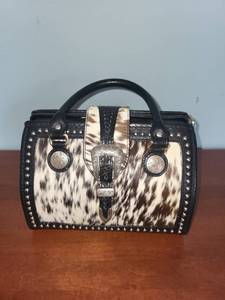 lot 411 image: Cowhide and Leather Handbag with Western Buckle