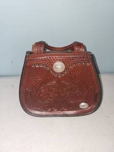 lot 423 image: American West Handcrafted Leather Handbag with Matching Wallet