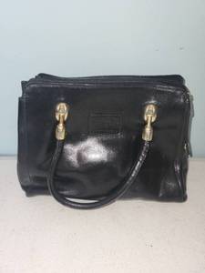 lot 437 image: Vintage Valentina Black Leather Handbag
