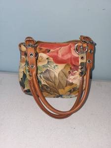 lot 441 image: Floral Design Canvas Handbag with Leather Straps by Cicon Piero