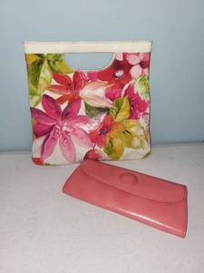 lot 457 image: Floral Handbag and Pink Leather Clutch