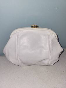lot 459 image: Robinsons White Leather Clutch Purse Made in Italy