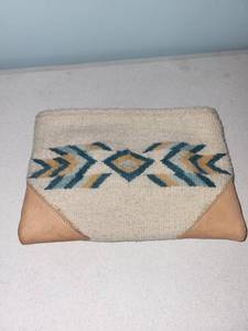 lot 465 image: Handmade Wool Clutch from Oaxaca with Geometric Design