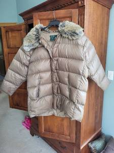 lot 490 image: Set of 2 Womens Fur Trim Down Coats in Plus Size