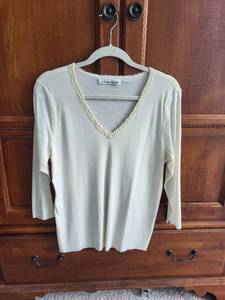 lot 497 image: Lot of 9 Womens Tops Including Jones New York and Lauren Jeans Co.