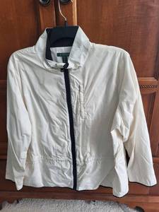 lot 499 image: Collection of 5 Womens 3X Jackets and Vests