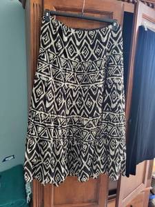 lot 509 image: Assorted Plus Size Womens Skirts Collection - Fashion Bug, Ralph Lauren, Calvin Klein