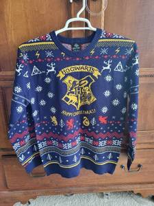 lot 530 image: Harry Potter Hogwarts Christmas Sweater - Medium 100% Acrylic