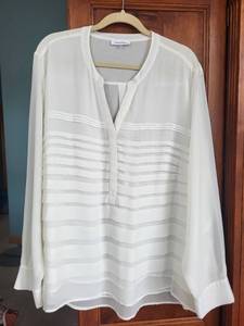 lot 541 image: Set of 4 Womens Plus Size Tops - Calvin Klein & Lauren Ralph Lauren 3X