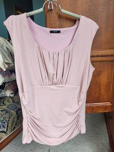 lot 549 image: Collection of 6 Womens Tops - Designer Assortment
