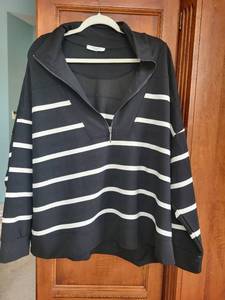 lot 551 image: Set of 7 Womens Striped and Solid Long Sleeve Shirts