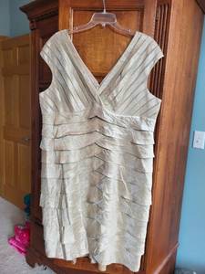 lot 571 image: Set of 3 Dresses by Adrianna Papell & Lauren Ralph Lauren, Size 22W