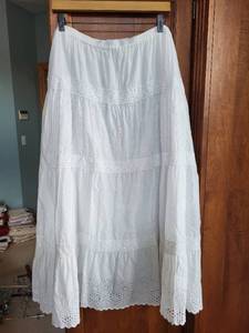 lot 574 image: Lot of 4 Womens Skirts Coldwater Creek, Jones New York, Sundance