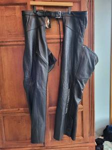 lot 586 image: Harley-Davidson Genuine Leather Motorcycle Chaps, Size 3W