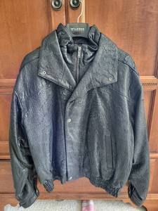 lot 609 image: Wilsons Leather XL Black Jacket with Thinsulate Insulation