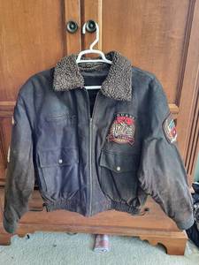 lot 610 image: Guess Air Command Flyers Club Leather Jacket, Size XL