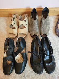 lot 635 image: Collection of 4 Womens Shoes - Josef Seibel, Leather, Diverse Styles