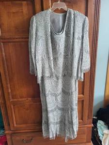 lot 658 image: Damianou 3X Silver Lace Overlay Dress with Matching Jacket