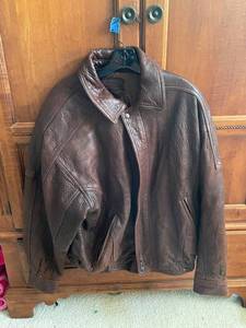 lot 625B image: Vintage Croft & Barrow Leather Jacket