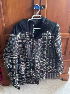 lot 629B image: The North Face Mens XXL Geometric Pattern Jacket