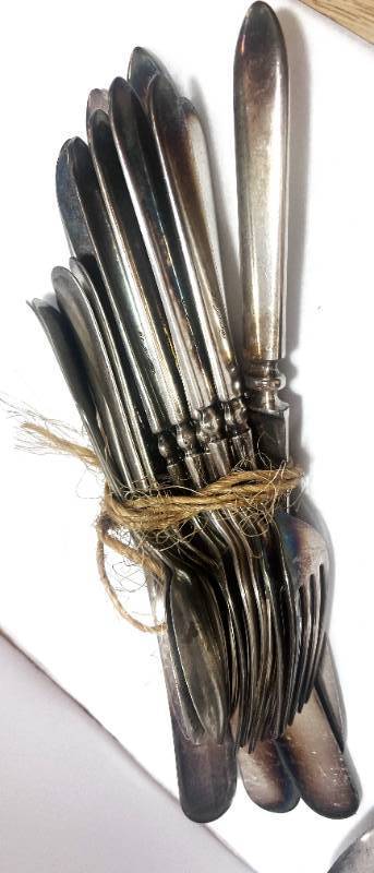 lot 75 image: Bundle of Castle Silver Plate and Homecrest Forks and Misc Spoons