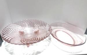 lot 8 image: Pink Anchor Hocking Prismatic Swirl Footed Bowl and Oval Bowl
