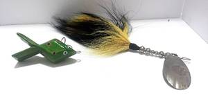 lot 16 image: Vintage Wooden Frog Lure and Bucktail Lure