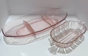 lot 19 image: Two Pink Anchor Hocking Serving Dishes