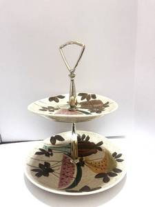 lot 23 image: Vintage Red Wing Serving Tower