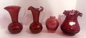 lot 29 image: 4 Vintage Cranberry Pieces Fenton Blenko