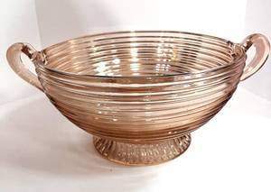 lot 67 image: Pink Depression Manhattan Pattern Two Handled Serving Bowl