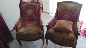 lot 33 image: Pair of Reproduction Armchairs