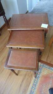 lot 55 image: Set of 3 Nesting Tables with Leather Tops. 18x13.5x9, 19x17.5x12, 20x21.5x14