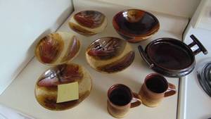 lot 61 image: Lot of Misc Pottery Dishware
