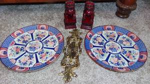 lot 82 image: Decor Lot, 2- Japanese Plates, Wood Carving and Dragon Bookends