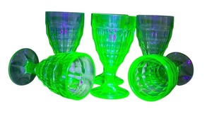 lot 18 image: Set of 6 Hazel Atlas Colonial Block Optic Goblets