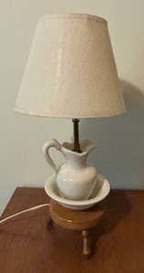 lot 98 image: Vintage Pitcher with Basin Style Table Lamp