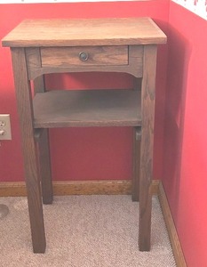 lot 105 image: Vintage Single Drawer End Table  Accent Table
