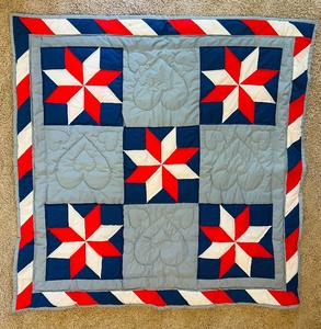 lot 106 image: Handcrafted Quilted American Pride Petite Tapestry
