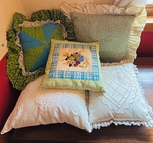 lot 72 image: Variety of Vintage Throw Pillows