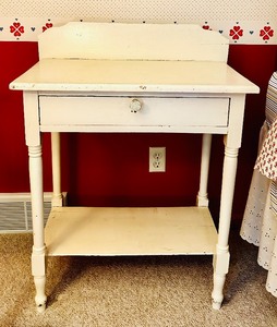 lot 70 image: Antique White Wooden Washstand with Single Drawer