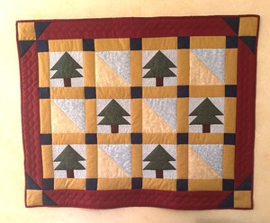 lot 204A image: Quilted Wall Decorative Wall Hanging