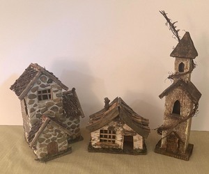 lot 183 image: Set of 3 Rustic Fairy Houses Miniature Models