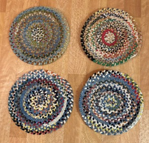 lot 222 image: Farmhouse Style Country Vintage Braided Seat Pads