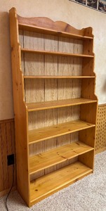 lot 258 image: Classic Scandinavian Style Pine Shelving Unit