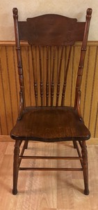 lot 259 image: Vintage Wooden Spindle Back Chair